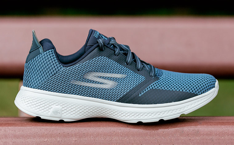 hombre skechers on the go rookie